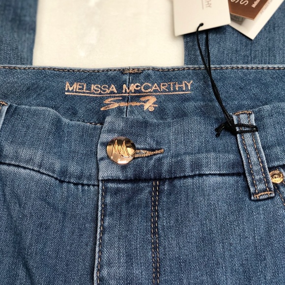 Melissa McCarthy Slimming Silhouette Flare Jeans - Picture 6 of 8